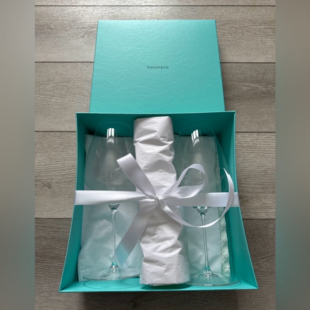 Tiffany & Co. Crystal Glass Stemware Wine Glasses in Box